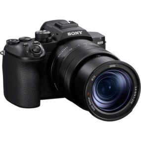 מצלמת טיולים  סוני   Sony RX10 V מומלצת לספארי